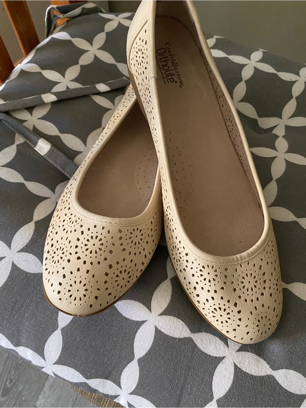 Kohl's Cream Perforated Ballet Flats